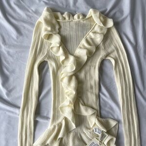 Ruffle long sleeve